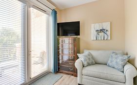 Bright And Modern Townhome Steps To Miramar Beach!